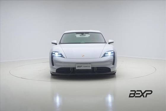 PORSCHE TAYCAN TURBO S ELÉTRICO PORSCHE TAYCAN TURBO S ELÉTRICO
